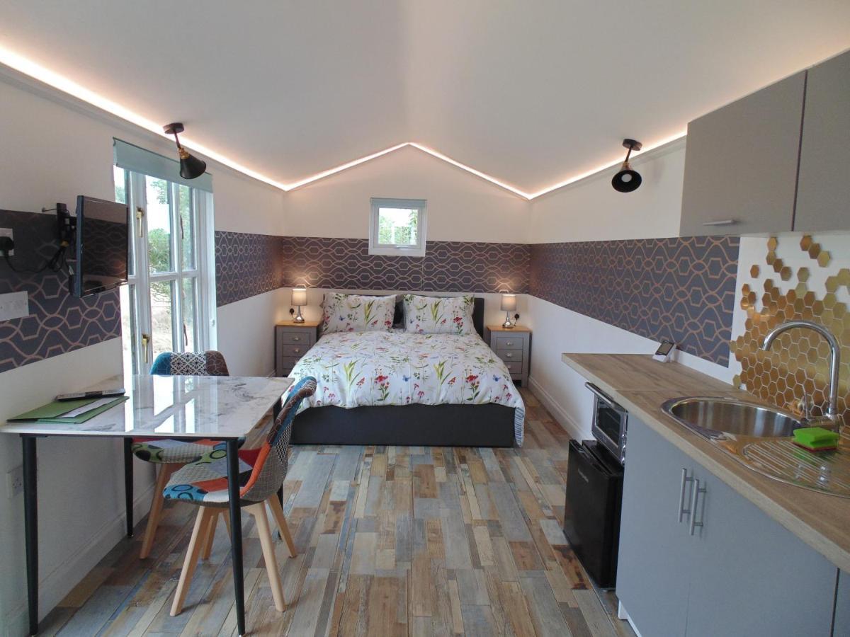 The Cabin Pakenham Екстер'єр фото