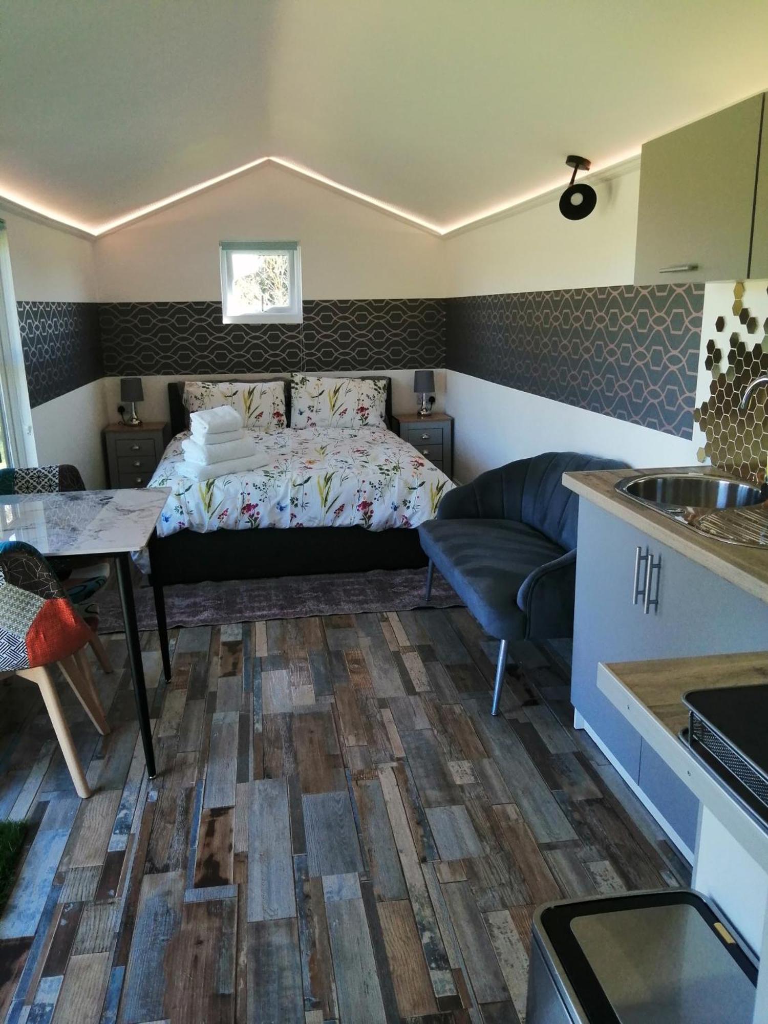 The Cabin Pakenham Екстер'єр фото